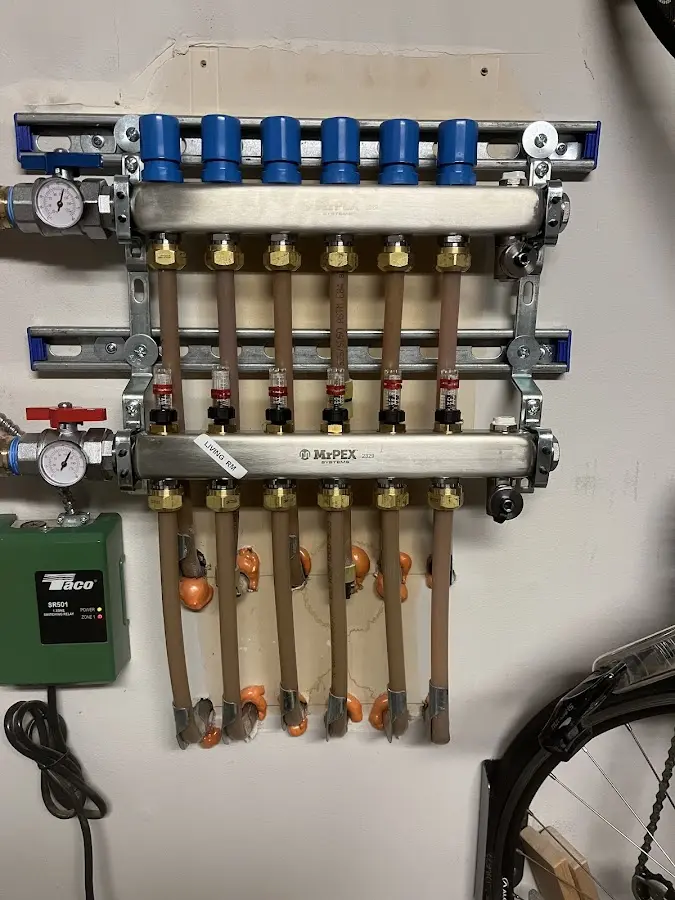 Plumber performing Leak Detection at a residential property in Nanakuli